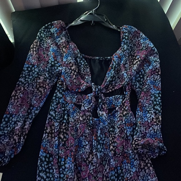 FLOWER DRESS - Picture 2 of 5